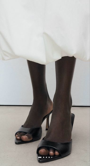 Неймовірні мюлі MANGO