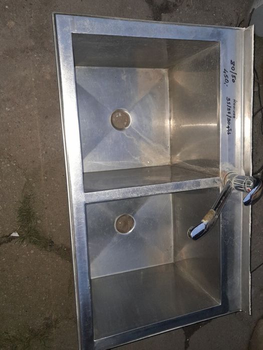 Zlewozmywak że stali nierdzewnej