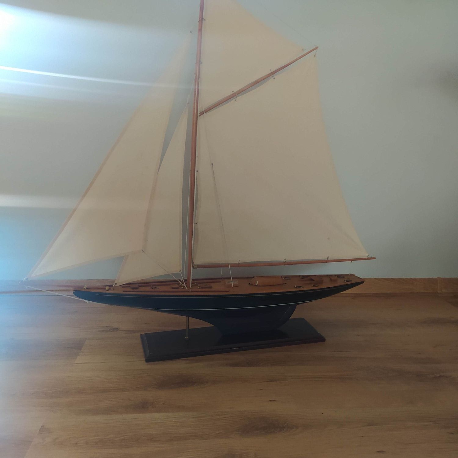 Wielki drewniany model jachtu . 107 cm wysokość