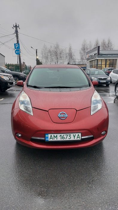 Nissan leaf.  ніссан ліф