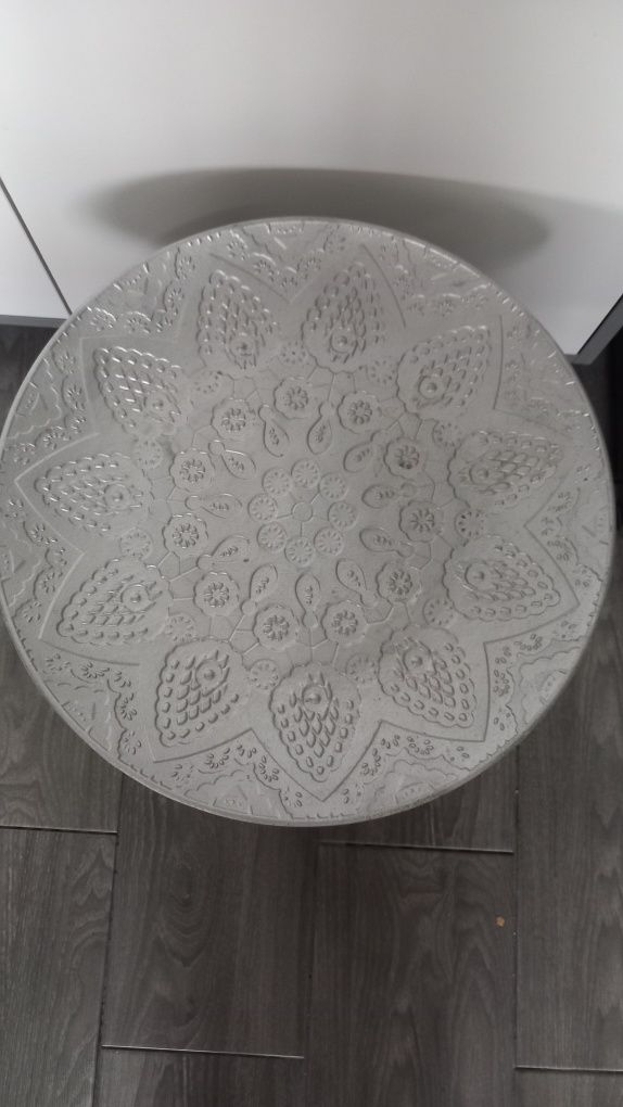 Mesa de apoio prateada