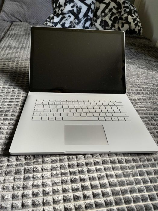 Laptop Microsoft Surface Book 15 ( i7, 16GB RAM, 512GB SSD, NVIDIA )