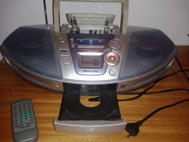 Radiomagnetofon z CD Panasonic/ Boombox