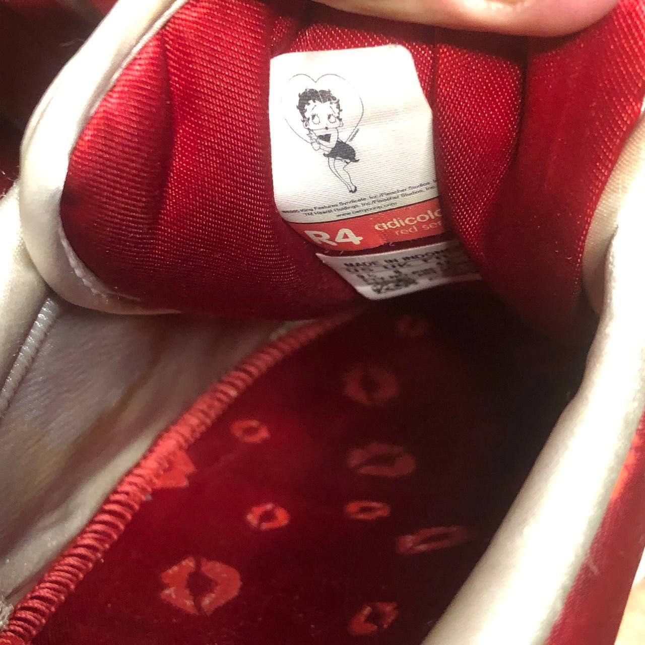 Кросівки Adidas Betty Boop Red Series Adicolor R4 2005