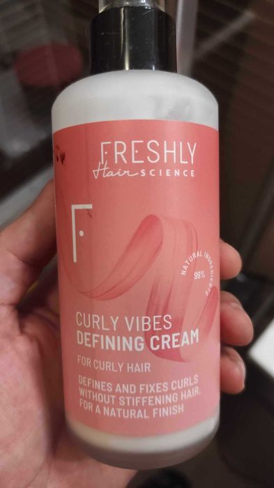 Curly Vibes Defining Cream Creme para Caracois - Freshly Cosmetics