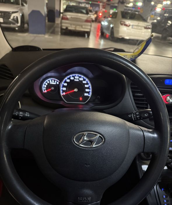 Hyundai i10 2012 автомат