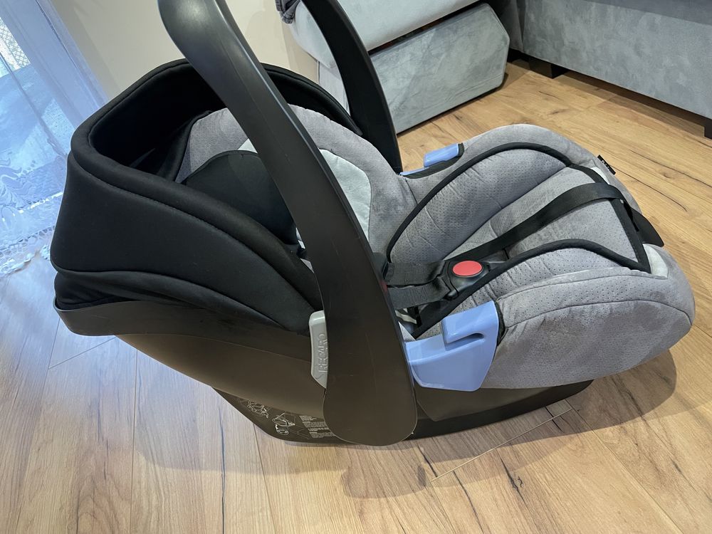 Nosidełko Recaro Privia + baza isofix.