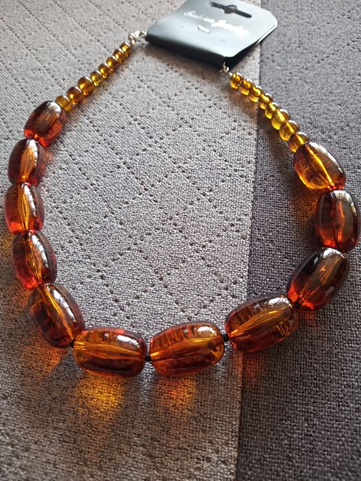 Korale kolor bursztynowy