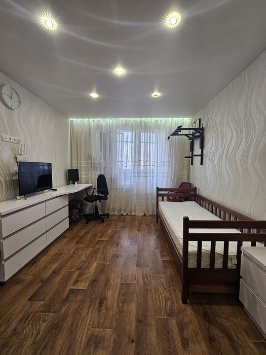 Сдам 3х ком квартиру Зубенко 25 м.Студенченская.L