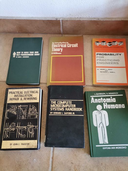 Vendo cerca de 40 livros