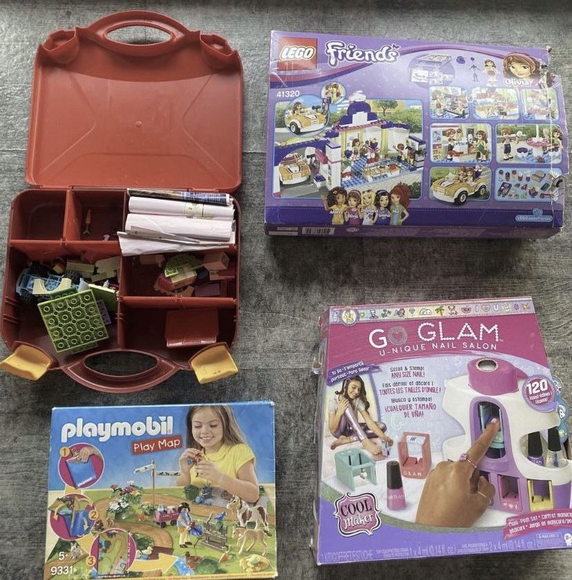 Roupa e brinquedos , relogio tlm crianca