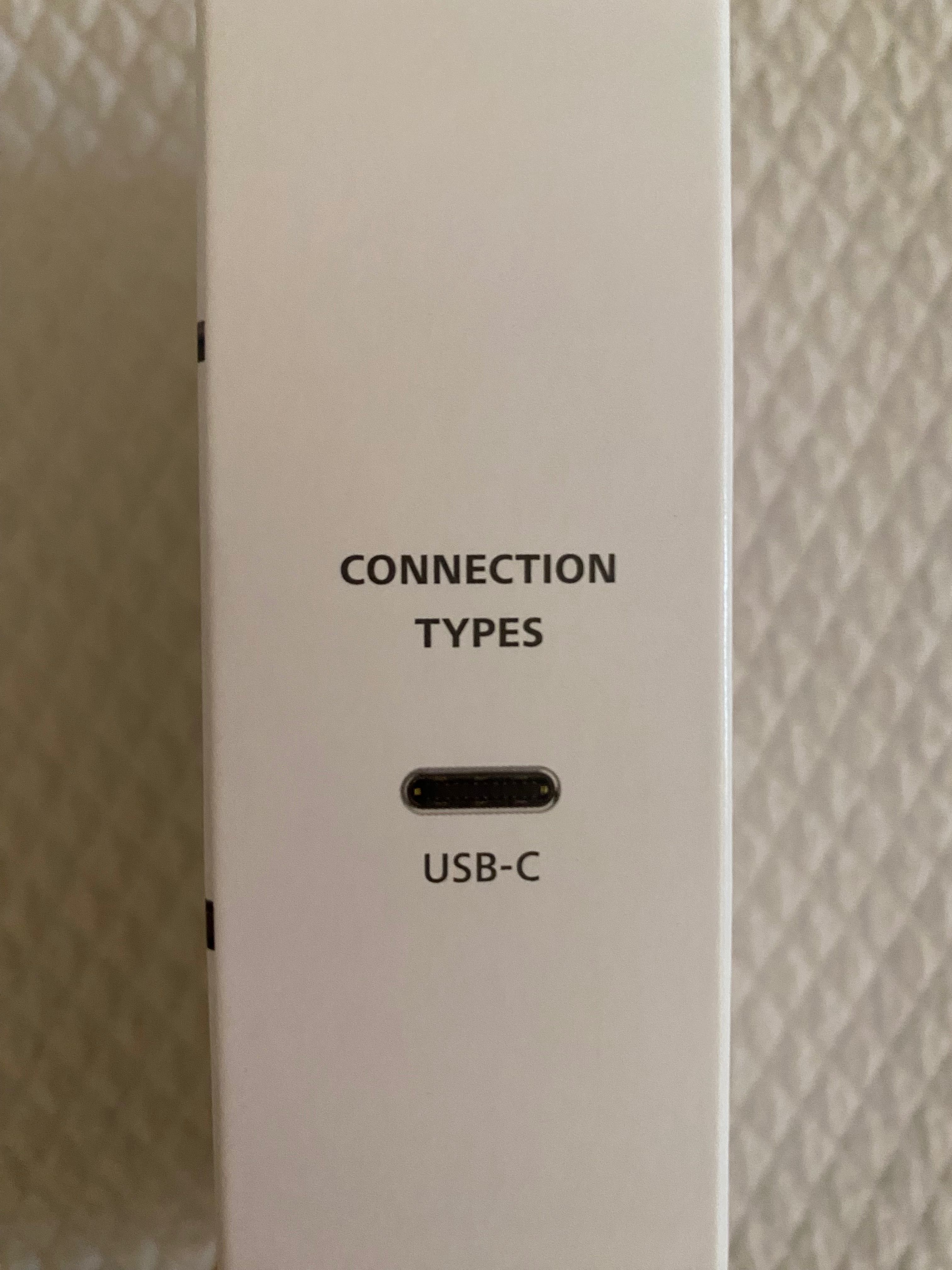 Carregador de pc - entrada USB - C