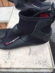 Botas de neopreme ,da famosamarca Mystic ,para desportos nauticos44,45