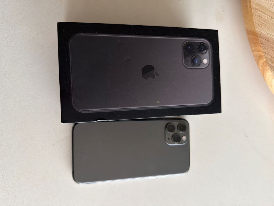 Iphone 11 pro usado. Perfeito pra quem quer ter um iPhone bom e barato