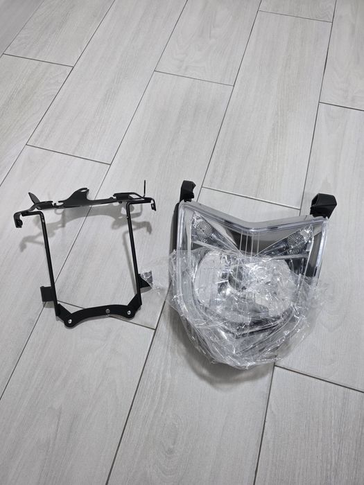 Farol yamaha fz1 n ou xj6