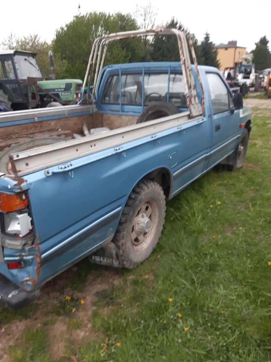 Sprzedam ISUZU DLX 2,5d 4x4