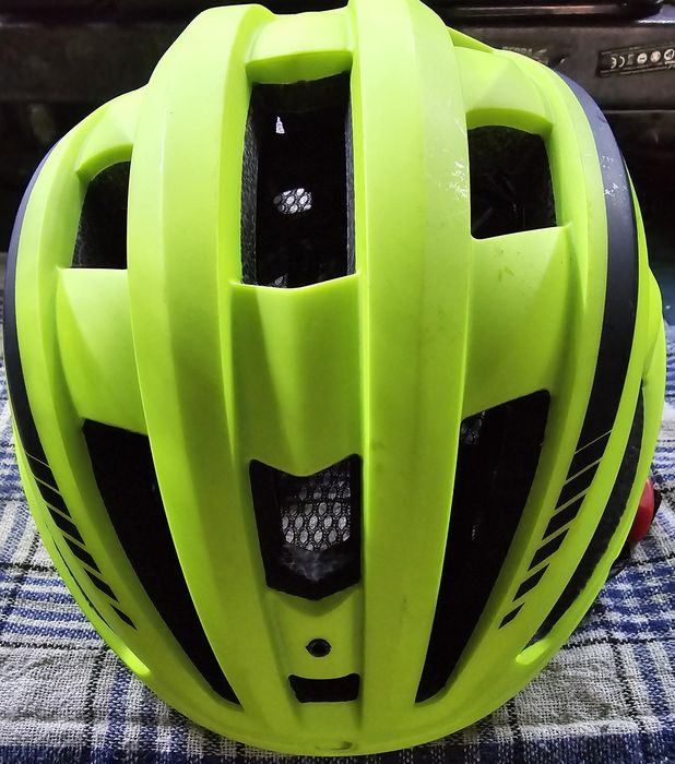 Kask rowerowy NOWY z lampką.