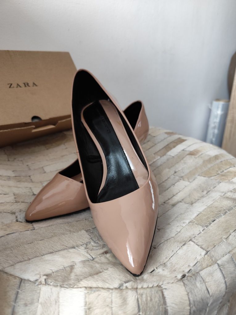 Czółenka Zara 39 jak nowe