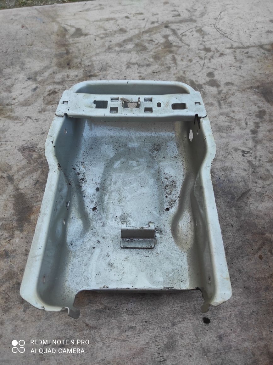Schowek Simson sr50 skuter 10.70