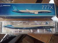 Модель літака BOEING 777-9 нова