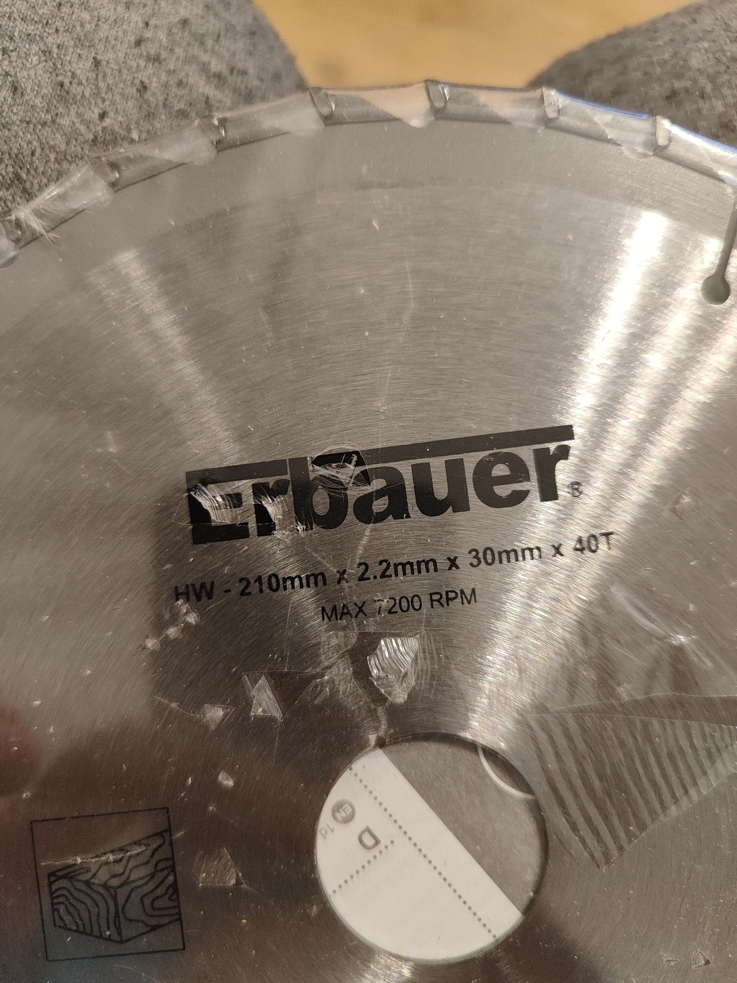 Nowa tarcza widiowa Erbauer do drewna 210x2,2x30x40