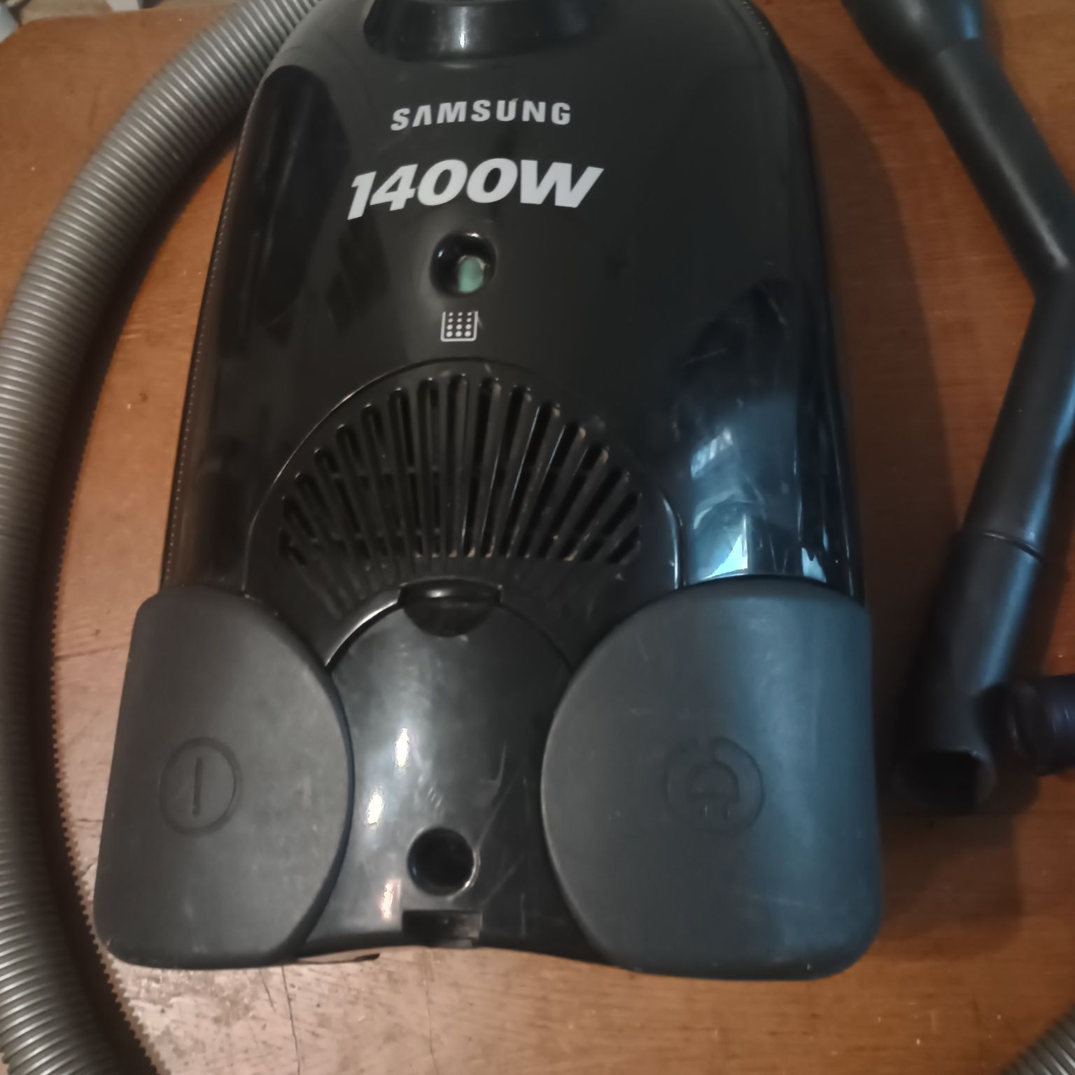 Пылесос Samsung в рабочем состоянии