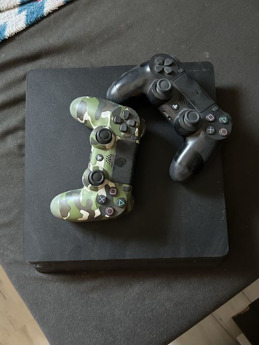 Szprzedam PS4 Slim
