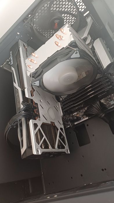 Ігровий ПК: Ryzen 5 5600, RX Sapphire 6700XT, 32 ГБ — потужний і тихий