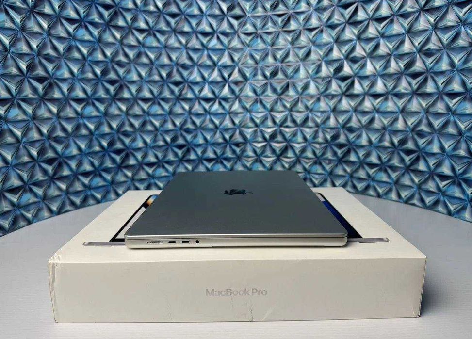 MacBook Pro 16 M1 MAX 64/1Tb