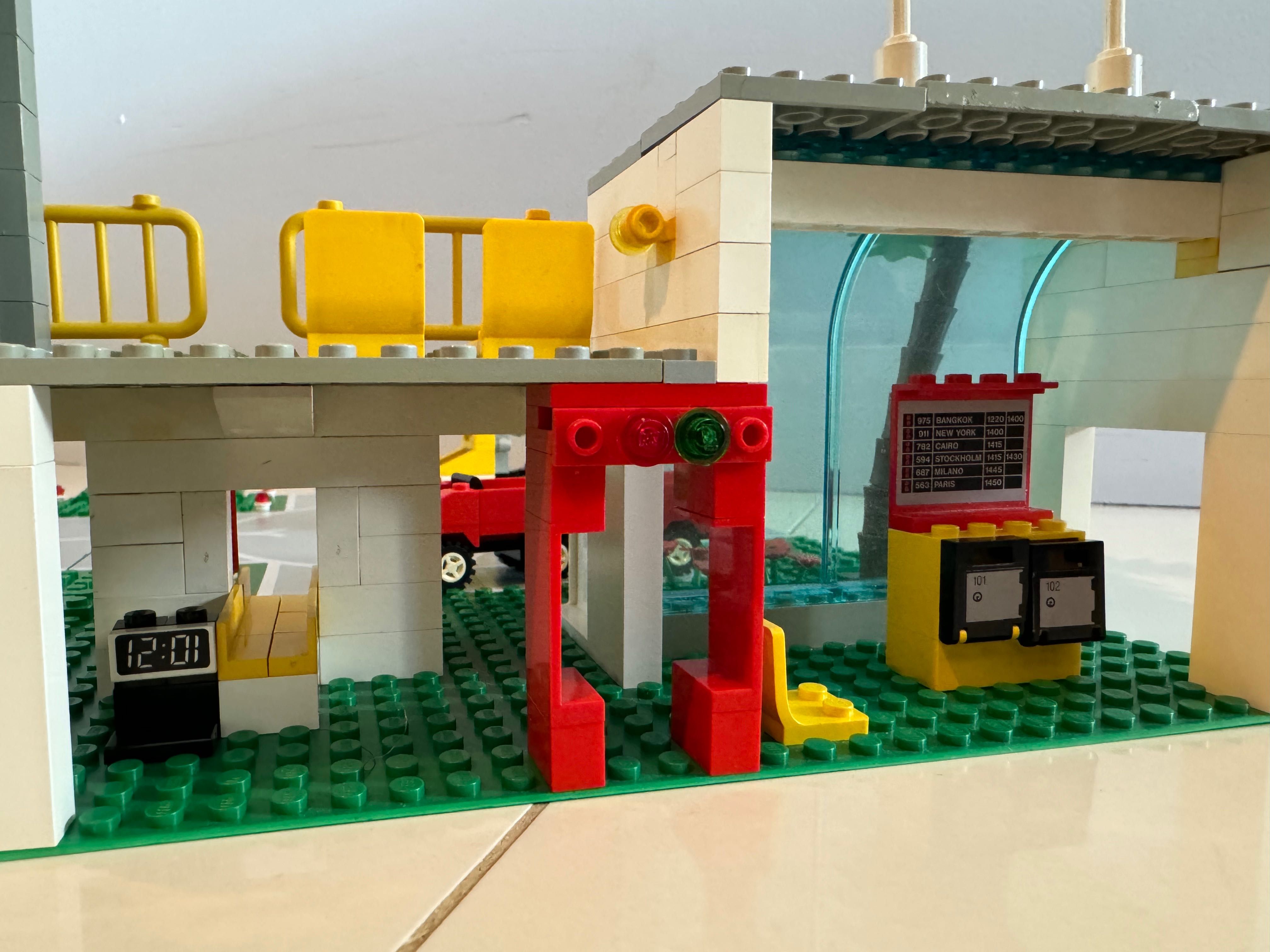 LEGO classic town; zestaw 6396 International Jetport komplet + instr