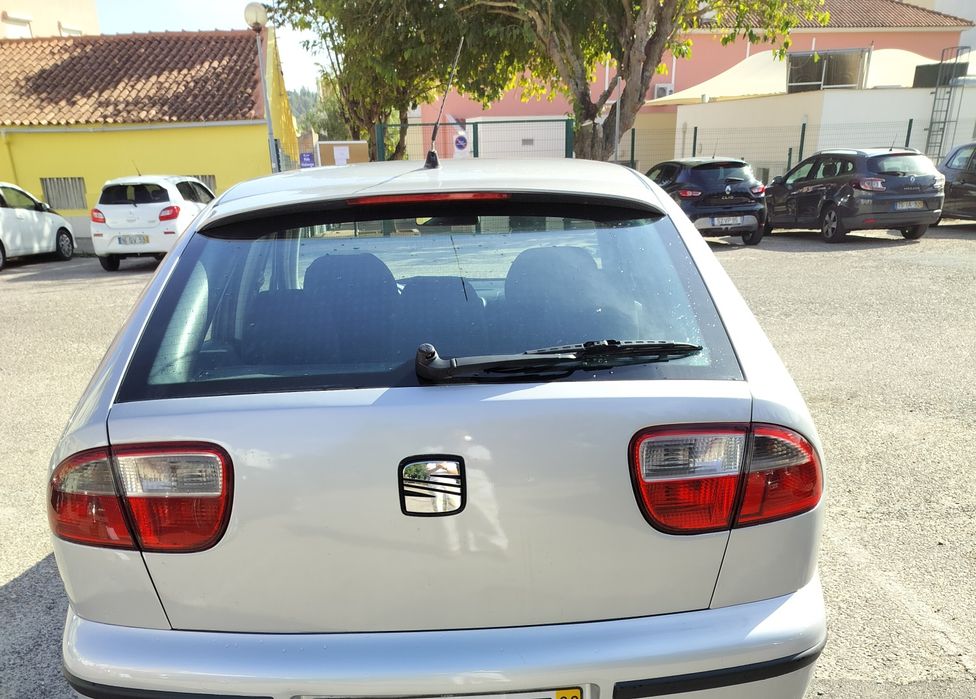 SEAT Leon cinza 2002