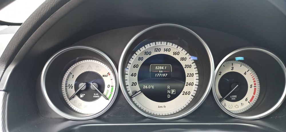 Mercedes-Benz E 300 Bluetec Hybrid