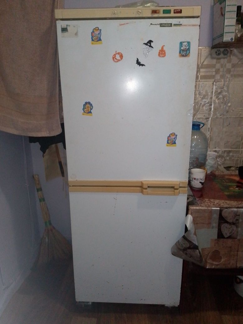 Холодильник "Минск"  б/у
