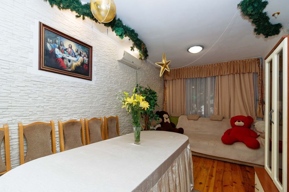 Продам будинок в осокорках по Садовій 96