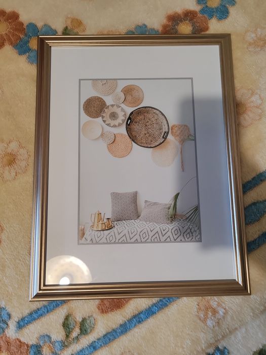 Moldura nova cor dourada com medida 30x40
