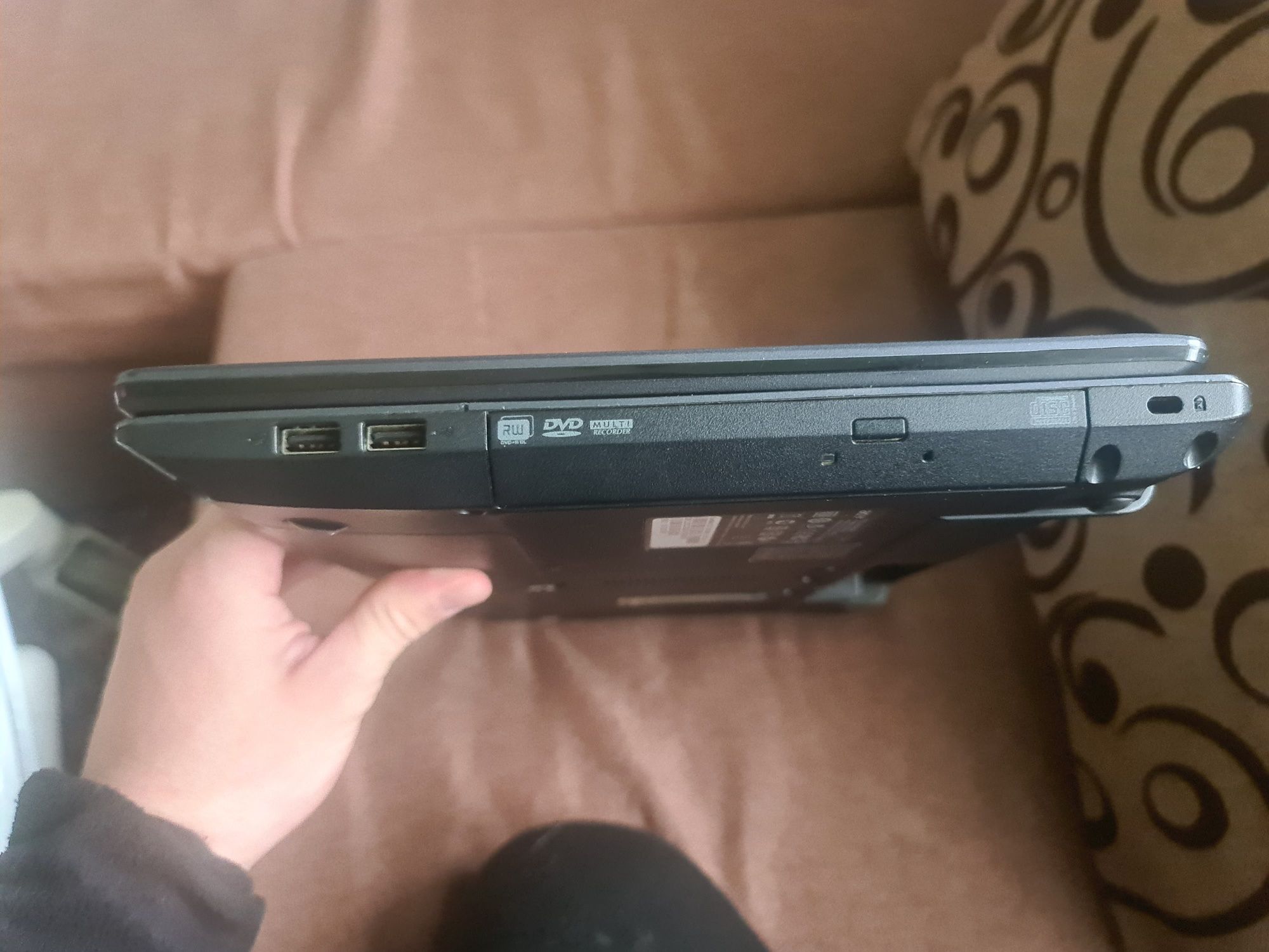 Acer travel mate 5335 4gb/ 200gd