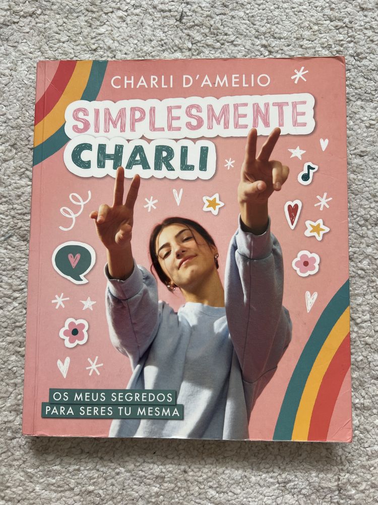 Livro “Simplesmente Charli”