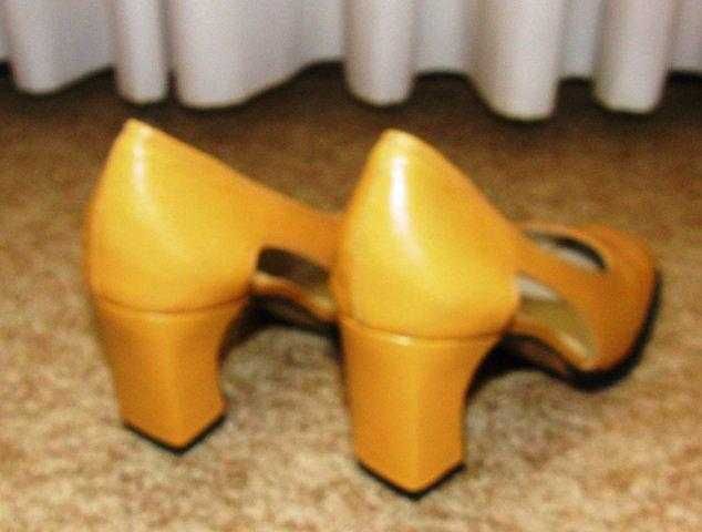 Sapatos em Beje nº 35 Salto 7cm