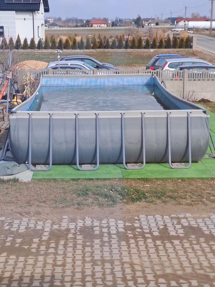 Basen INTEX stelażowy 9,75 x 4,88 x 1,32 z pompa