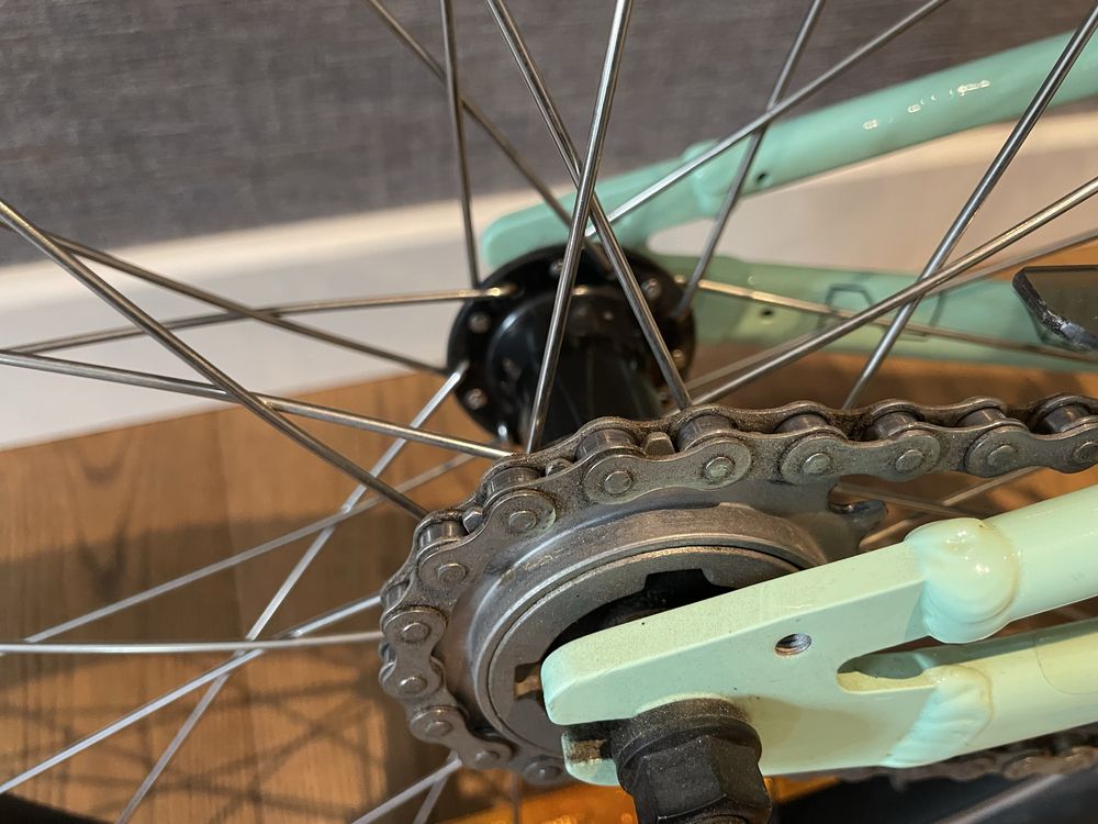 Rower dziecięcy Specialized Jett 20 cali z kaskiem