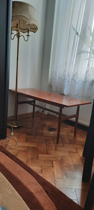 Stolik jamnik patyczak.