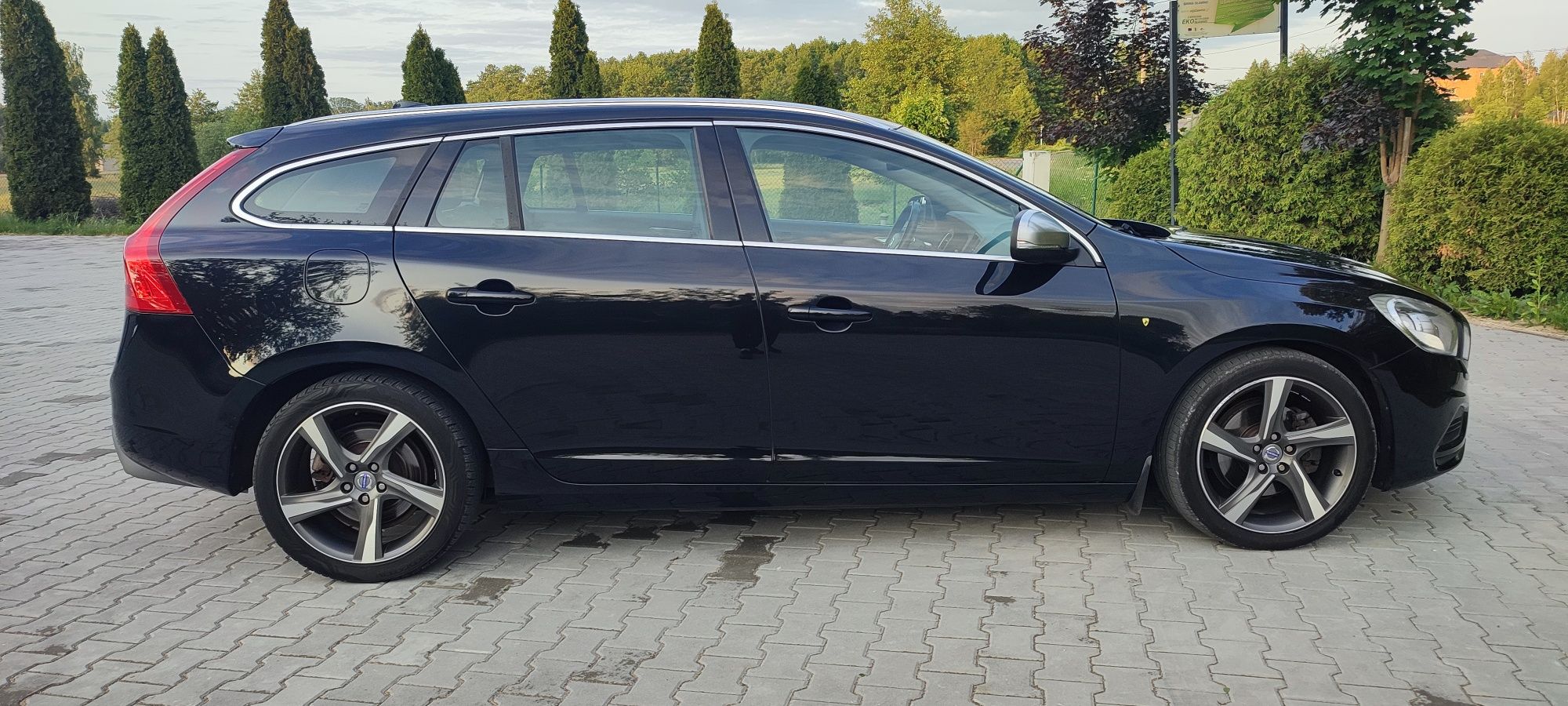 Volvo V60 1.6 115km#R Design # Xenon#Nowy rozrzad#