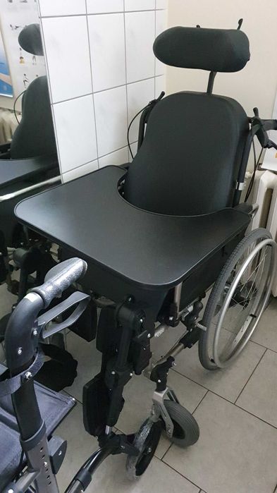 Wózek inwalidzki specjalistyczny  V300 30° Vermeiren + stolik