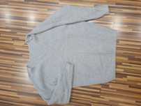 Sweter lużny w serek XL