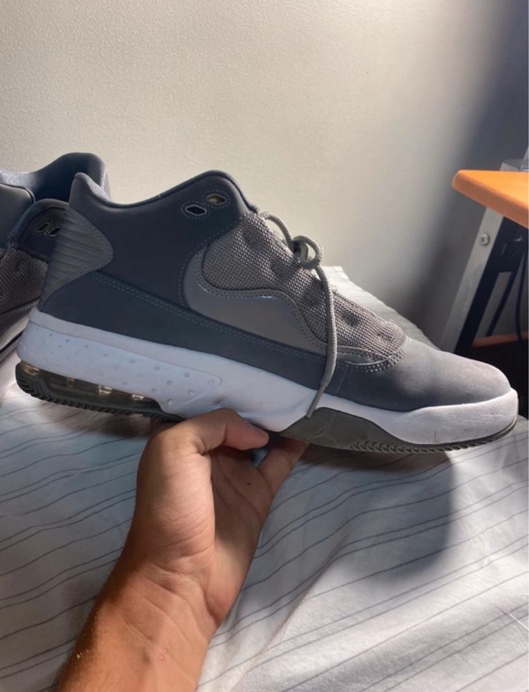 Jordan Max Aura 2 Cool Grey