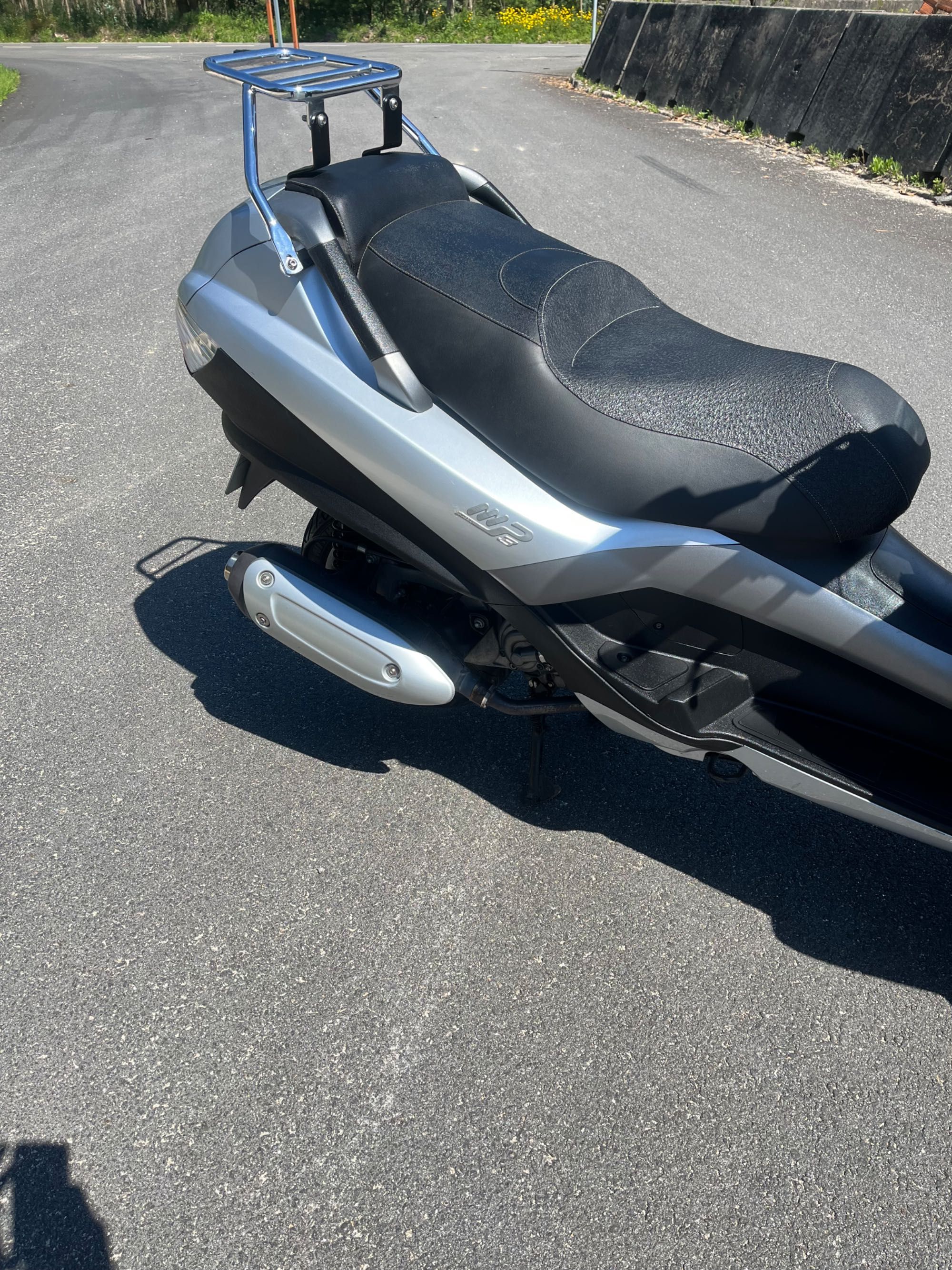 Piaggio MP3 125cc carta de carro