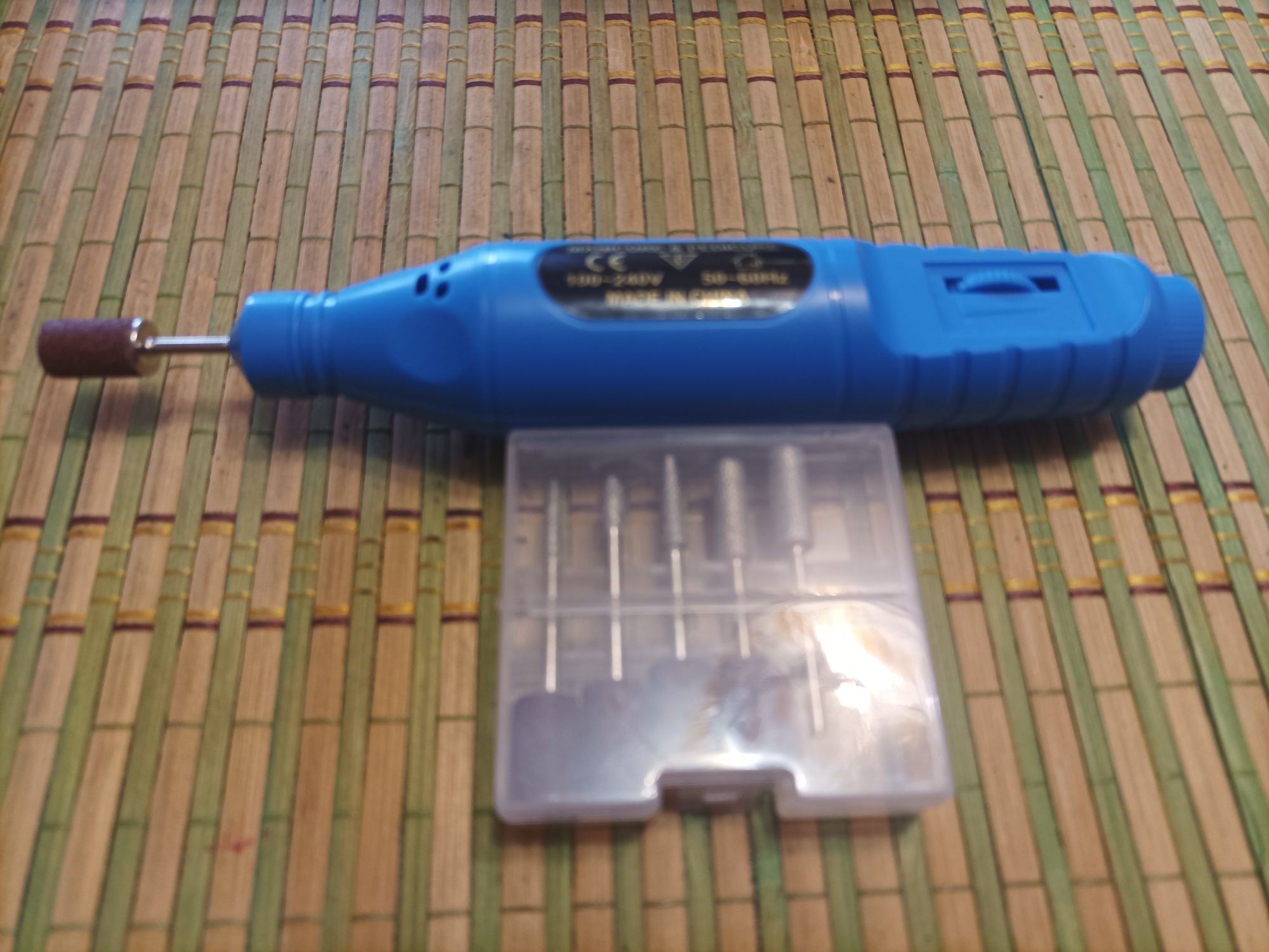 Фрезер для маникюра и педикюра,6 насадок,, питание 5В  от USB .