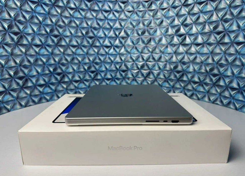 MacBook Pro 16 2021 M1 MAX 32/1Tb