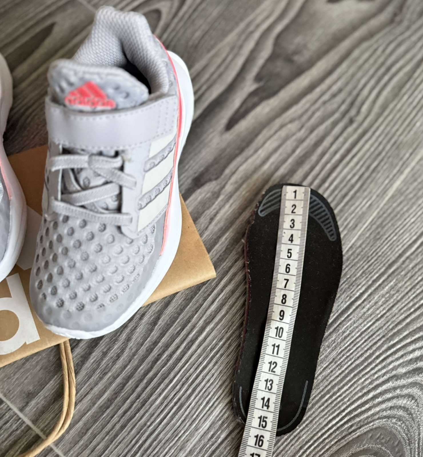 Кроссовки Adidas (оригинал). Размер 25.