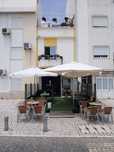 Comercio e apartamento T-2